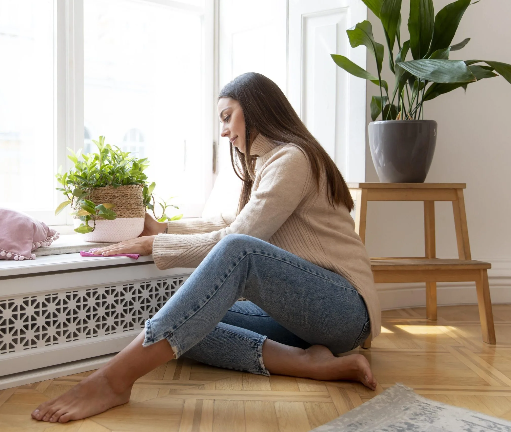 full-shot-woman-sitting-floor-scaled-e1738269950617.jpg full-shot-woman-sitting-floor-scaled-e1738269950617.jpg